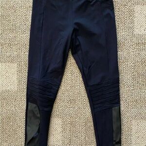 RUHE Black Stretch Leggings